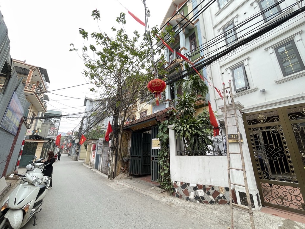 Bán nhà Gia Quất. 40m x 4T oto tránh, lô góc kinh doanh chỉ hơn 6 tỷ còn tl. LH 0936123469