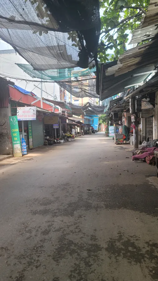 Bán đất tặng nhà Yên Nghĩa 65m, vị trí đẹp, Ô tô vào nhà, ngõ thông, rộng thoáng giá 8.8 tỷ.