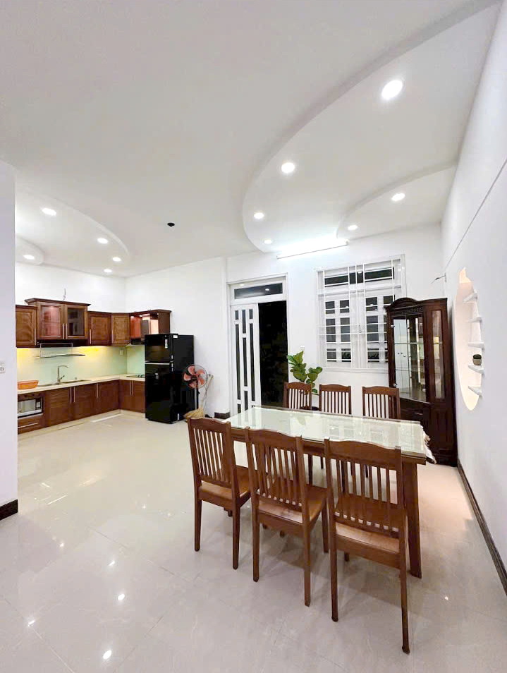 Bán Biệt Thự MT đường Số 9 KDC Ấp5 Pp ngay bến xe Q8