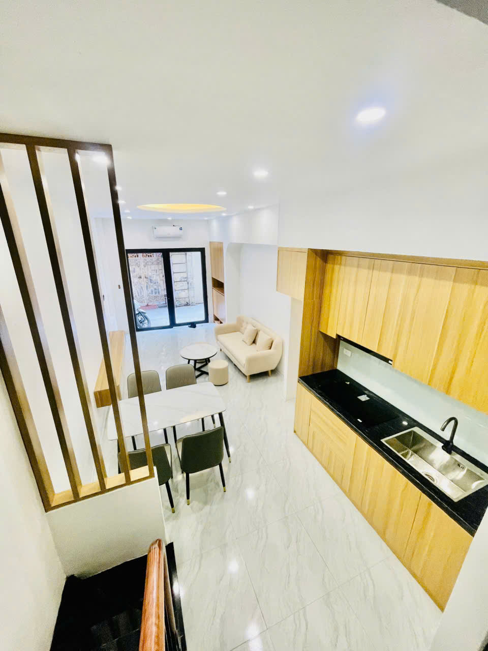 NHÀ CHÍNH CHỦ – GIÁ TỐT – Vị Trí Đẹp Tại Ngõ 242 Đường Láng