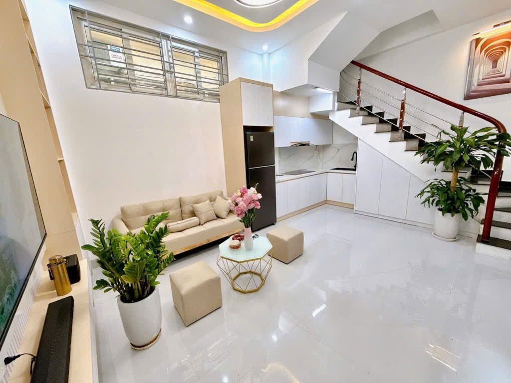 NHÀ ĐẸP – GIÁ TỐT – VỊ TRÍ ĐẮC ĐỊA Tại TRUNG TÂM ĐỐNG ĐA, NGÃ 4 SỞ, HÀ NỘI