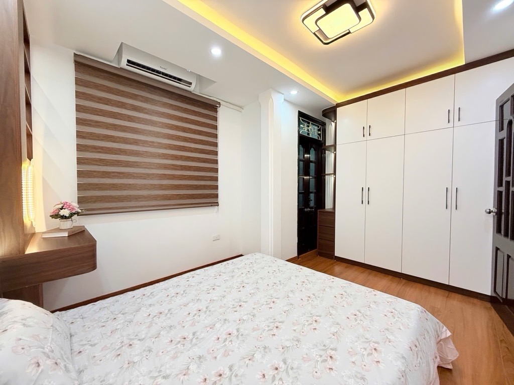 Bán nhà Kim Giang, Hoàng Mai, Ngõ nông gần phố ô tô tránh, 25m2, 5.9 tỷ(CTL)