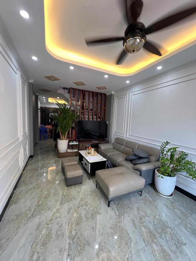 Chính chủ bán nhà 39m2, 5 tầng, tại Thụy Phương, ô tô đỗ ngày đêm