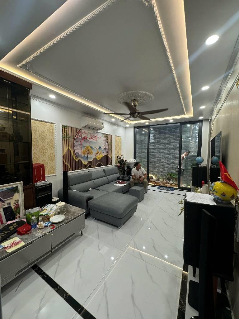 Bán nhà 58m2, 6 tầng ô tô tránh, gần công viên lớn Hà Nội – Cầu Diễn