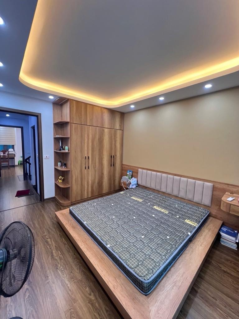 Chính chủ bán nhà 39m2, 5 tầng, tại Thụy Phương, ô tô đỗ ngày đêm