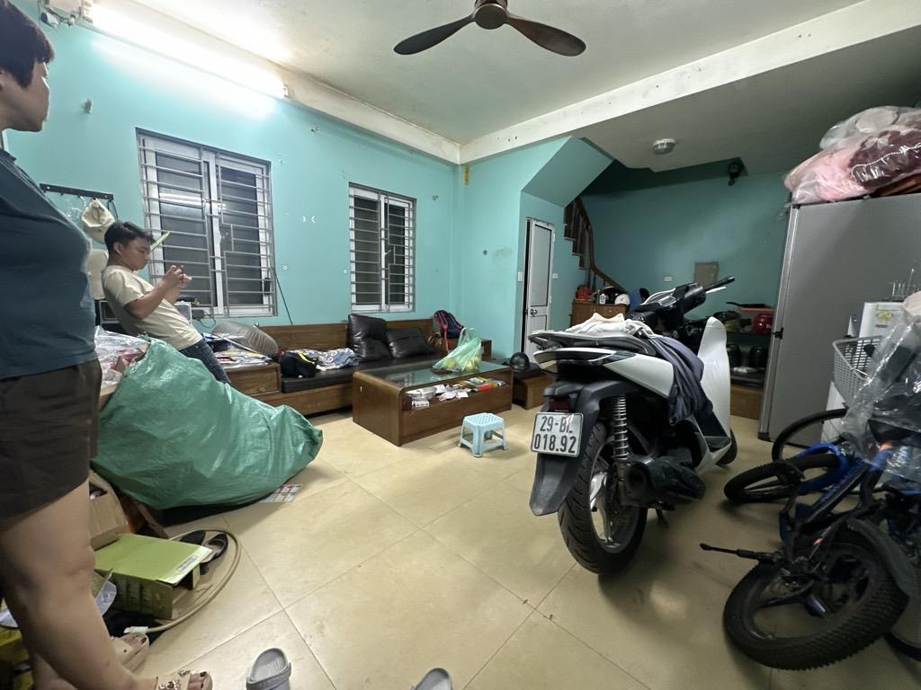 Chính chủ bán nhà 33m2, 5 tầng, Cổ Nhuế, ngõ thông thoáng