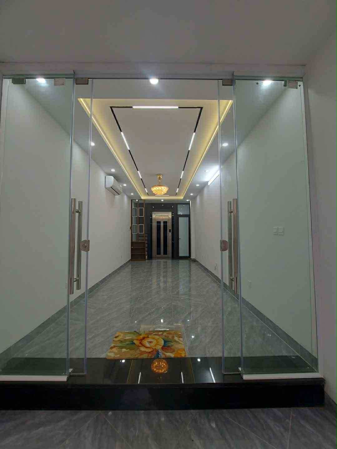 Bán nhà Vĩnh Hưng, Hoàng Mai 45m, lô góc 3 thoáng, ô tô tải đỗ cửa, thang máy nhập khẩu êm ru, gần trường học, kinh doanh tốt