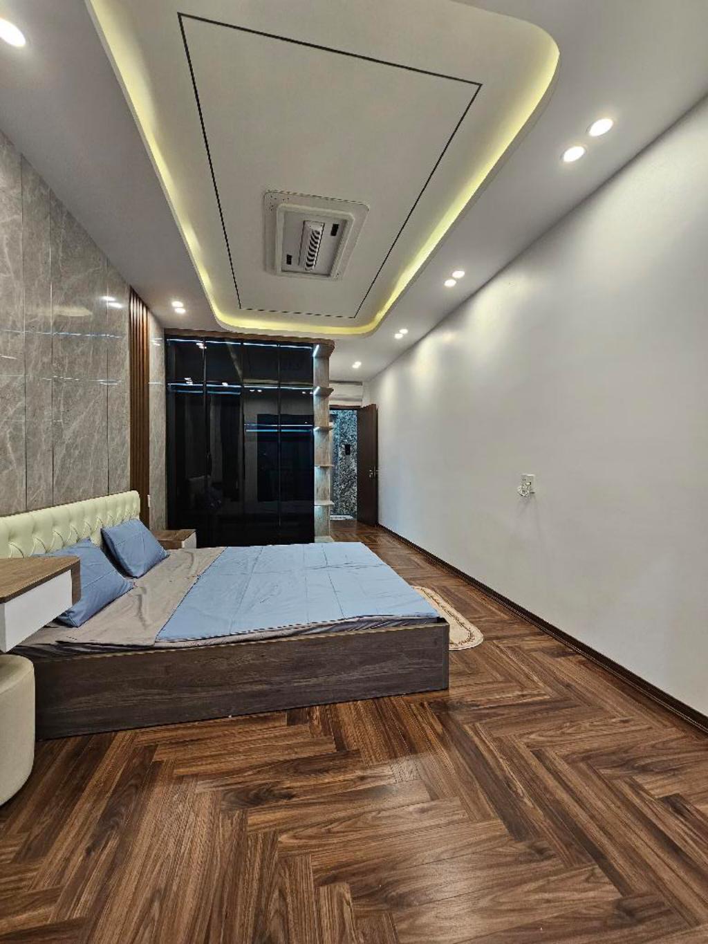 BÁN NHÀ NGUYỄN SƠN-LONG BIÊN, 38M, THANG MÁY, FULL NỘI THẤT, NHỈNH11 TỶ