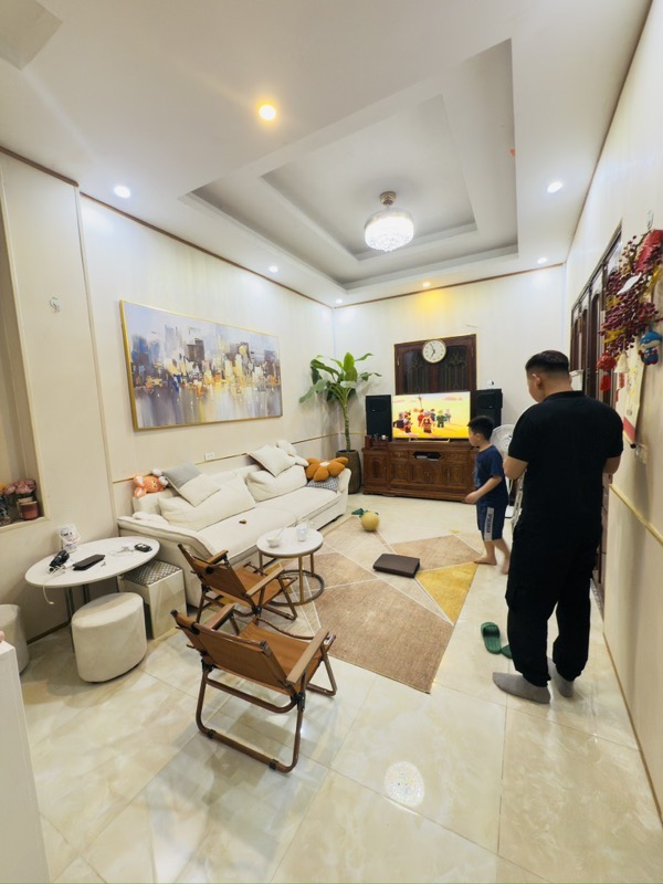 Nguyễn Trãi, siêu phẩm, mặt tiền rộng, nhà đẹp, cách phố vài chục M
