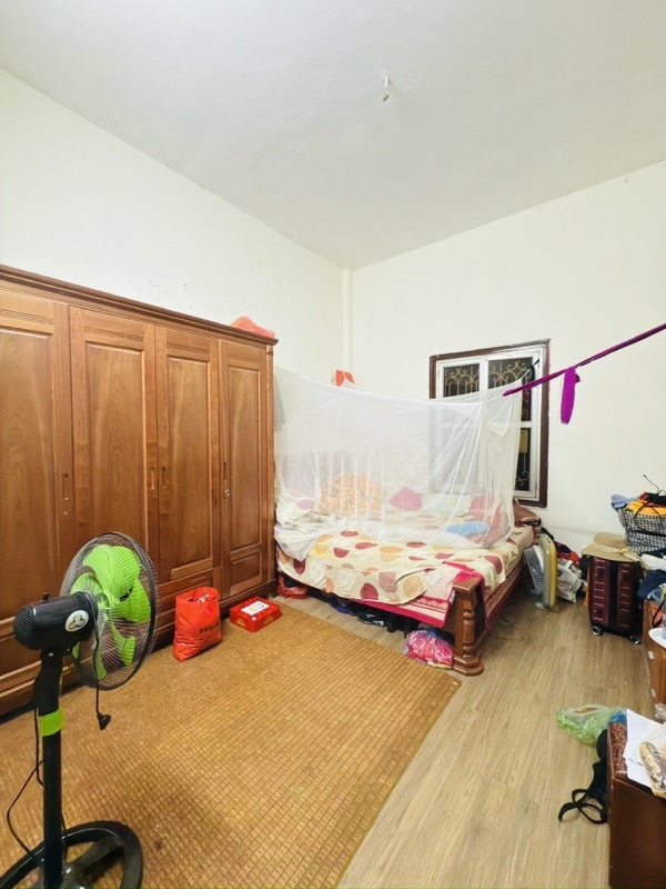 Nguyễn Trãi, siêu phẩm, mặt tiền rộng, nhà đẹp, cách phố vài chục M