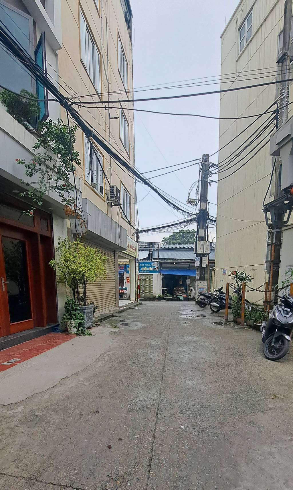 Bán nhà C4 ô cách, 42m x 4,5m MT, lô góc, oto tránh thông nhỉnh 8 tỷ có tl. LH 0936123469