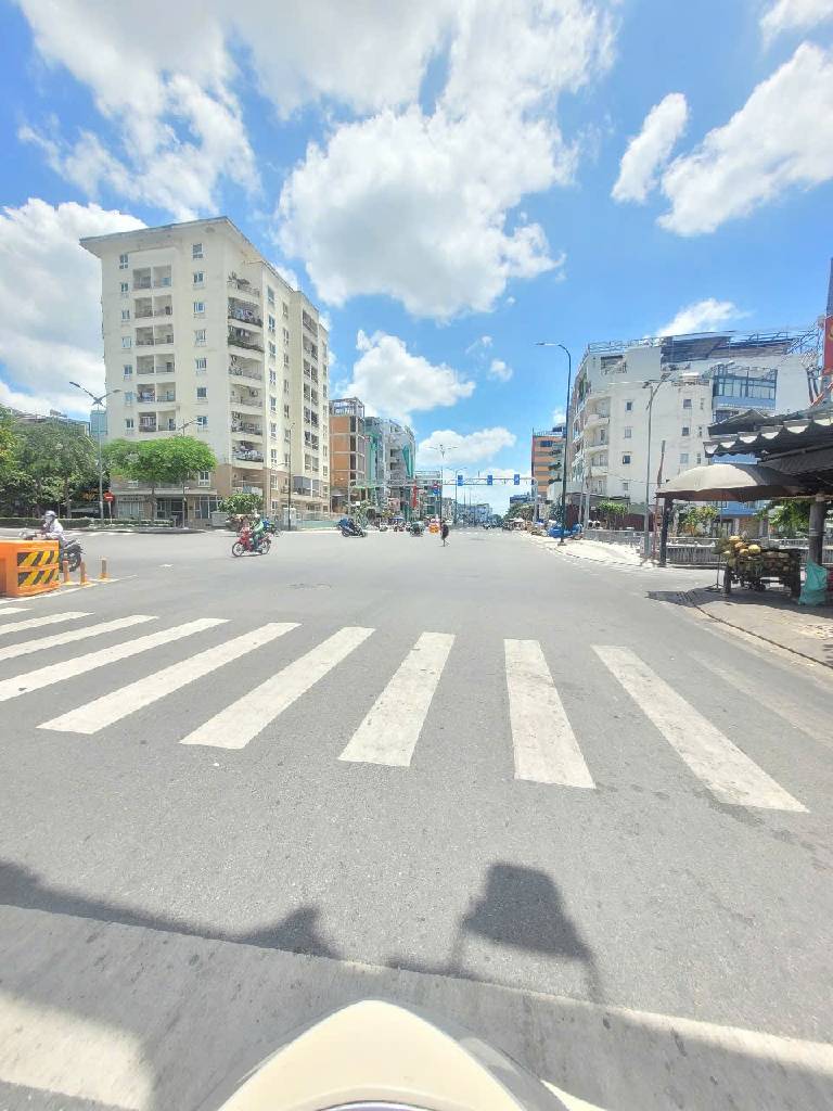 Nhà Bán nhanh Dương Quảng Hàm p5, Gò Vấp: 133m2, 5 tầng, 20 phòng,chdv