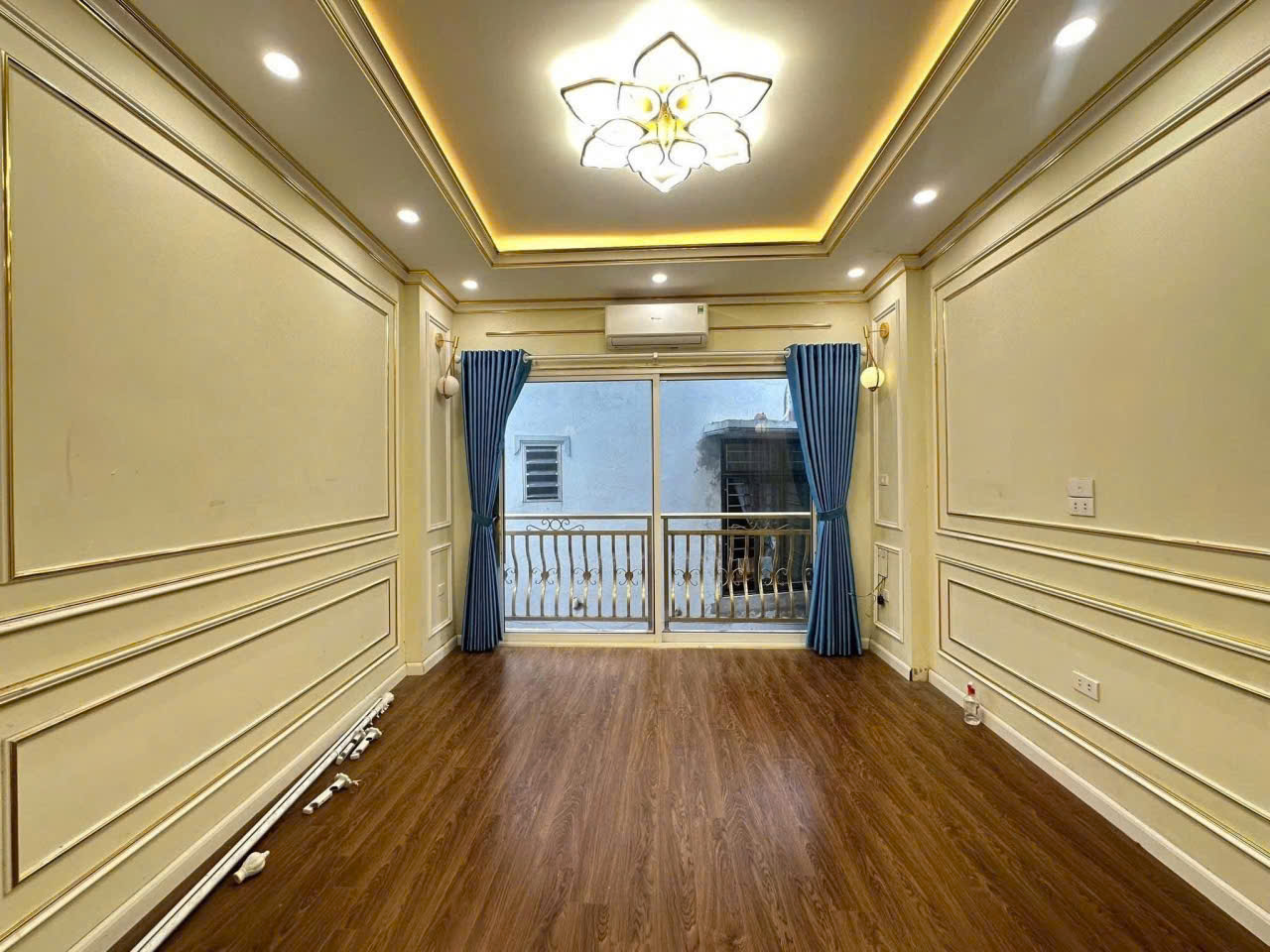 Nhà đẹp Mỹ Đình 30m2 5 tầng full NT đẹp giá chỉ nhỉnh 6 tỷ