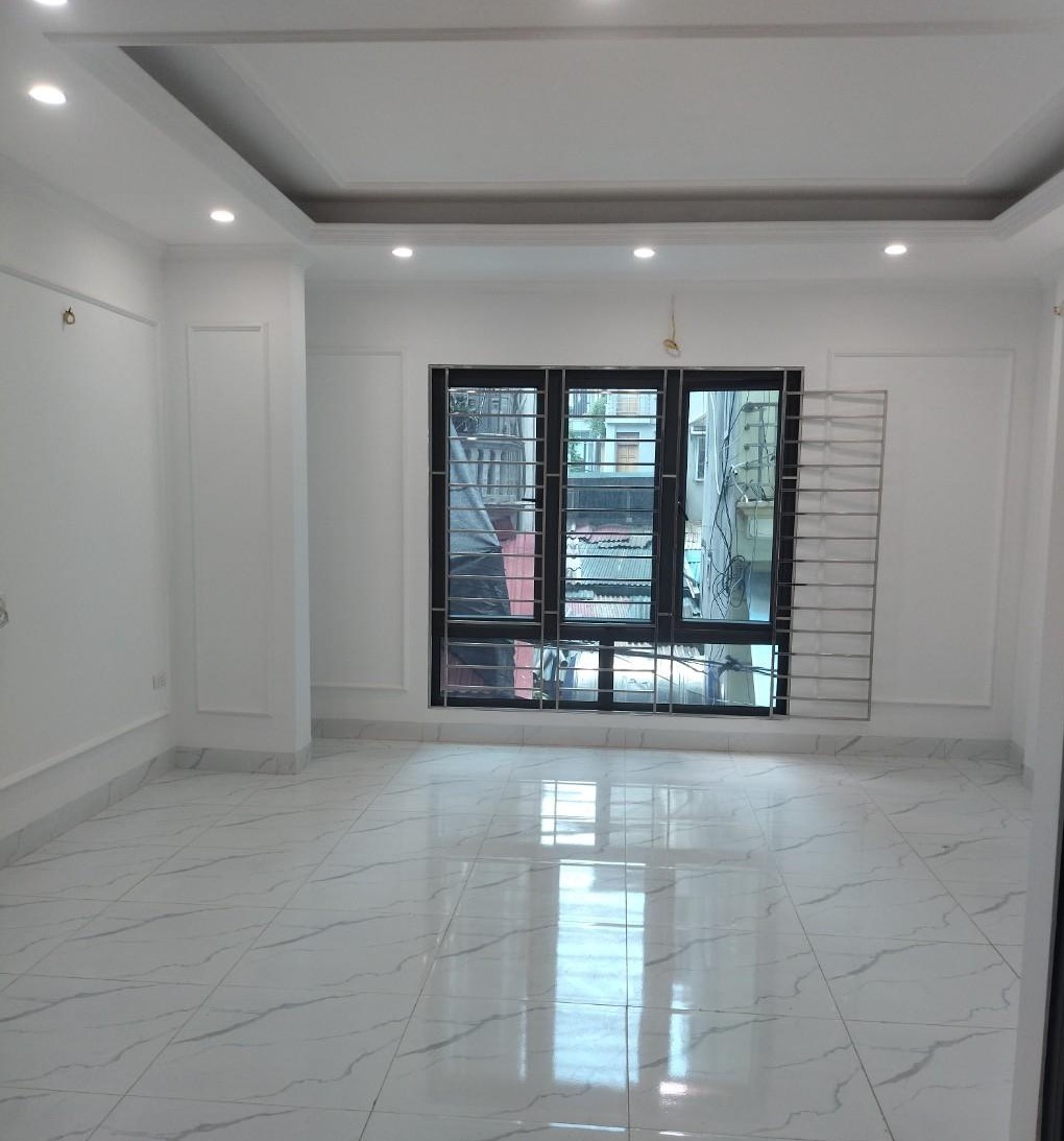 Bán nhà Kim Giang, Hoàng Mai, 6 tầng thang máy, ô tô qua nhà, 40m2, 10.5 tỷ(CTL)