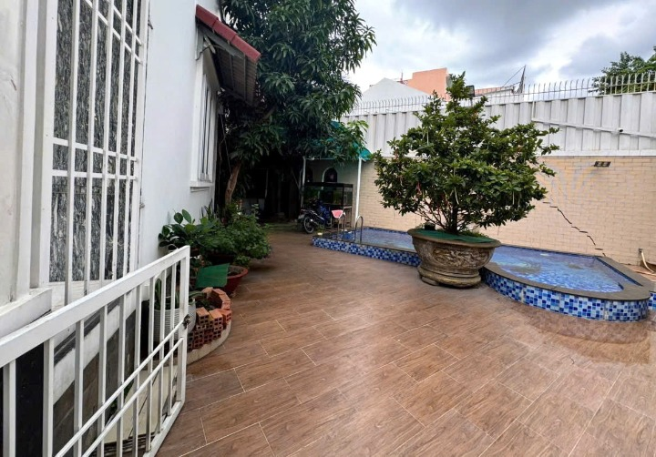 Bán biệt thự Mặt Tiền đường số 10 KDC Ấp5 phong phú B/C, ngay bến xe Q8