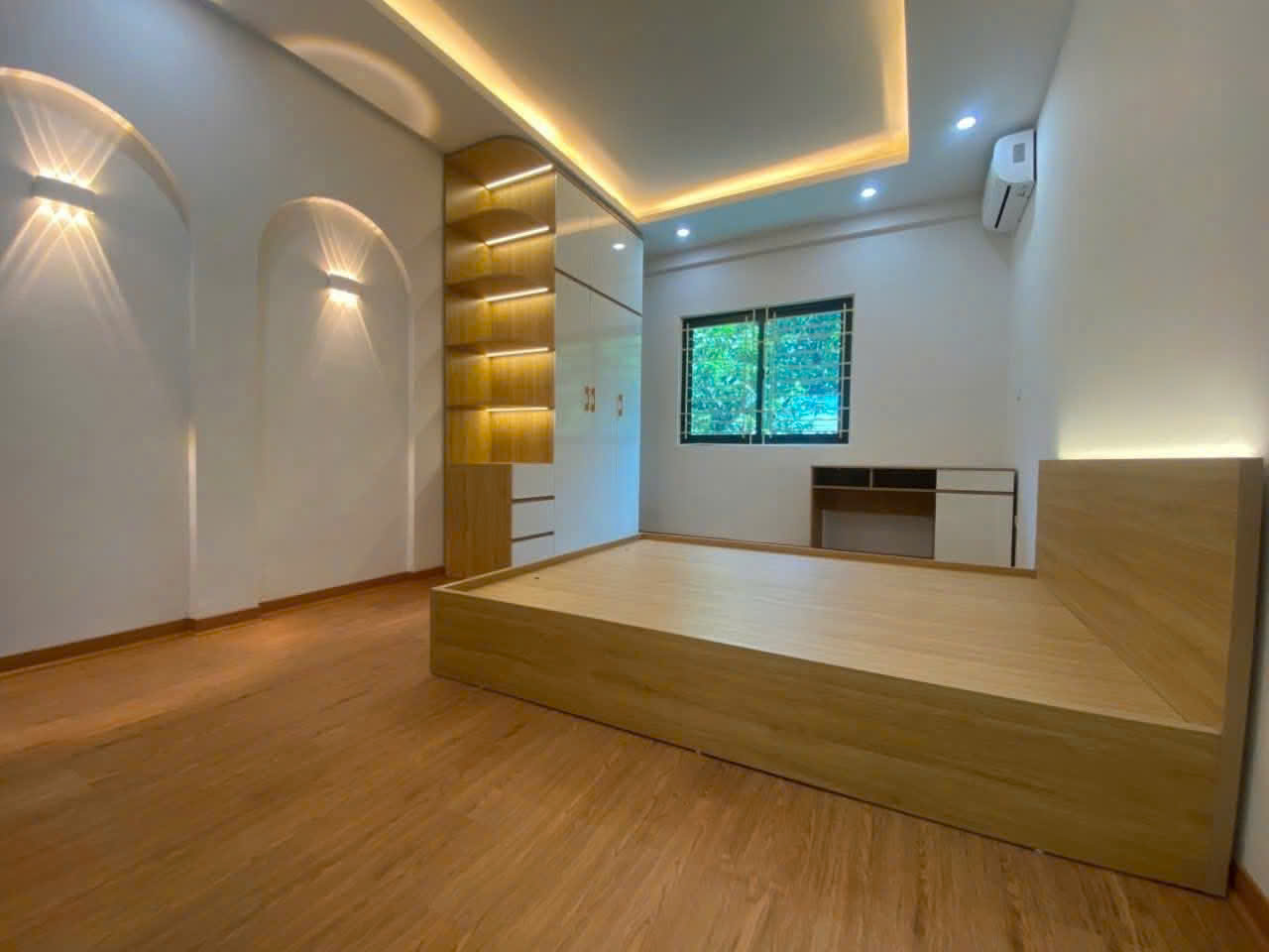 Căn hộ Khu ĐTM Mỹ Đình I 108m2 full nội thất giá nhỉnh 6 tỷ