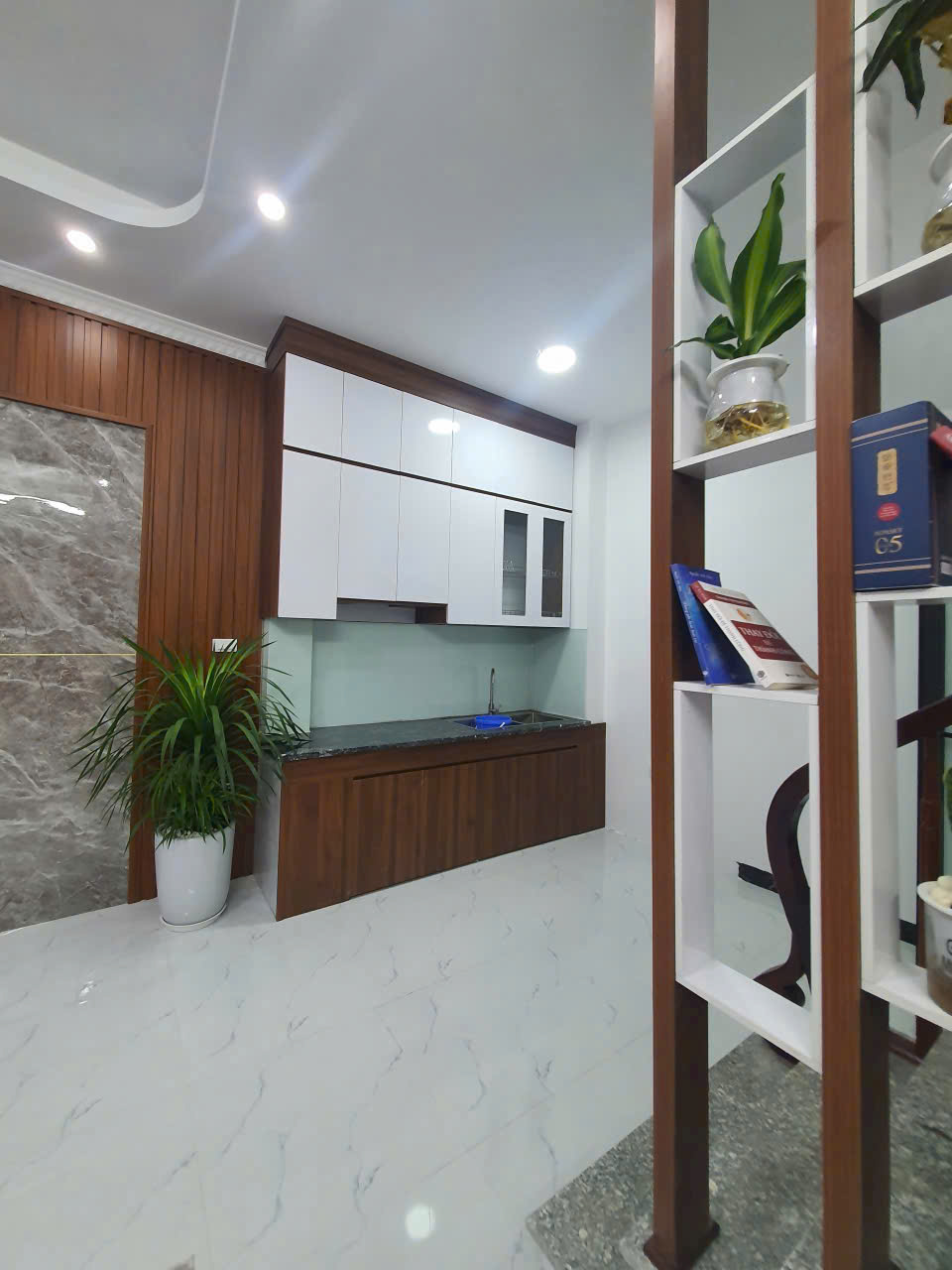CÔNG CUỘC SÁT NHẬP, PHẢI CHUYỂN VỀ QUÊ, EM TRAI MÌNH CẦN BÁN CĂN NHÀ ĐẸP THẠCH BÀN, LONG BIÊN