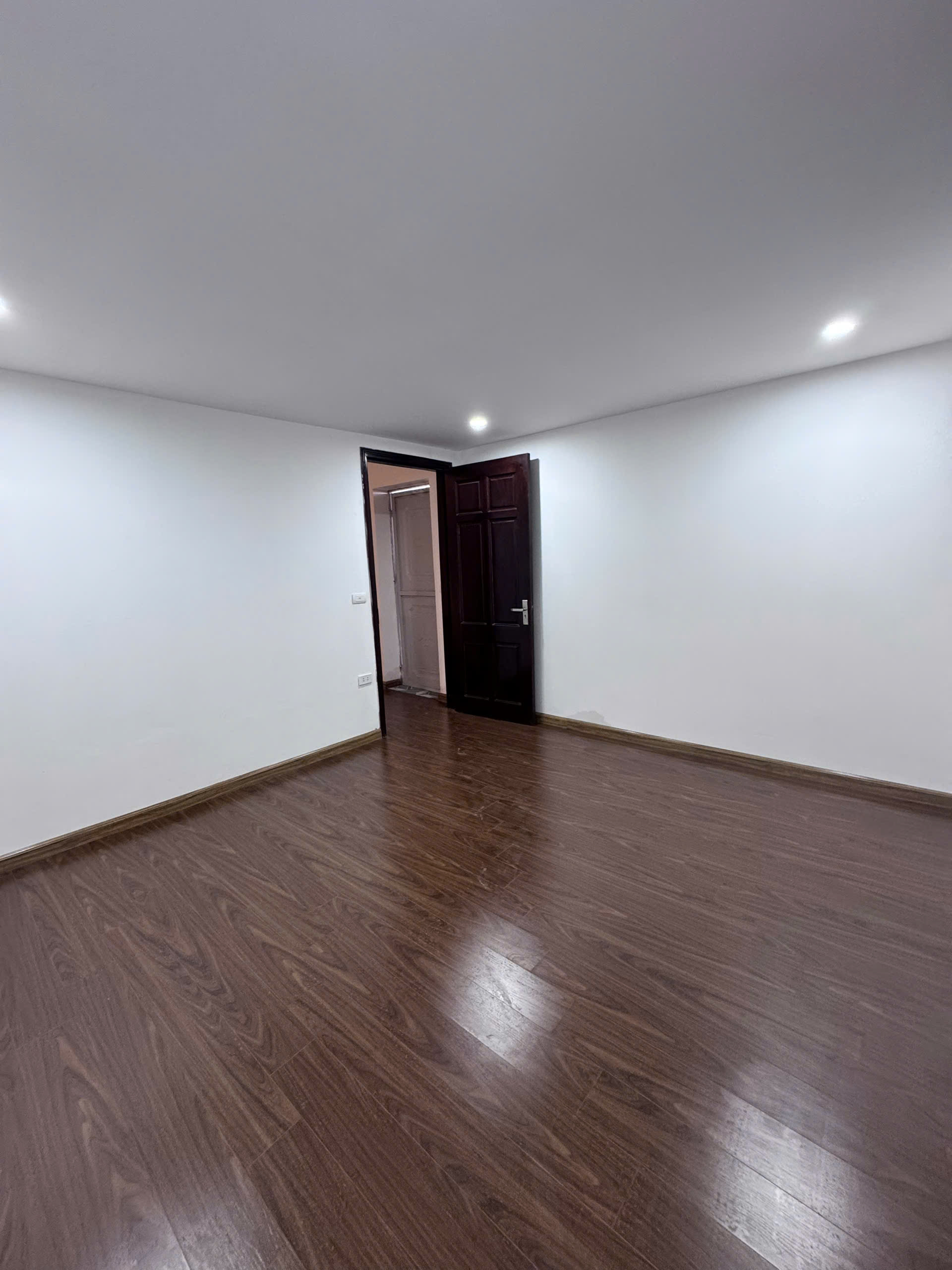 NHÀ CHÍNH CHỦ – BÁN GẤP – 60M -4 T ĐỦ CÔNG NĂNG 10M Ô TÔ TRÁNH. ĐẠI ĐỒNG – ĐÔNG MỸ