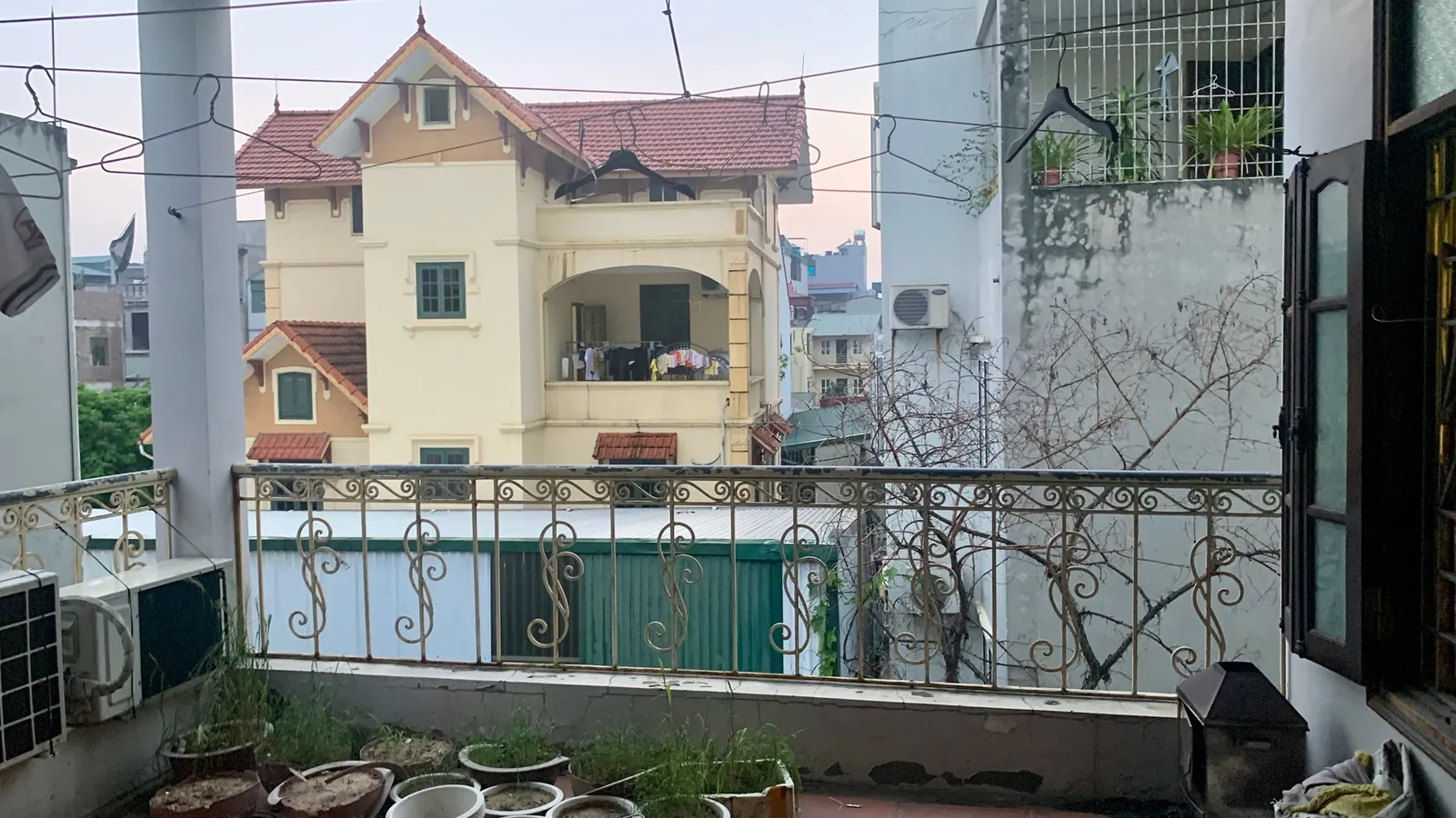 NHÀ MỚI Ở LUÔN Phố Tư Đìnnh 100m2 X 3 Tầng mặt tiền 5m, 11.5 Tỷ Long Biên.