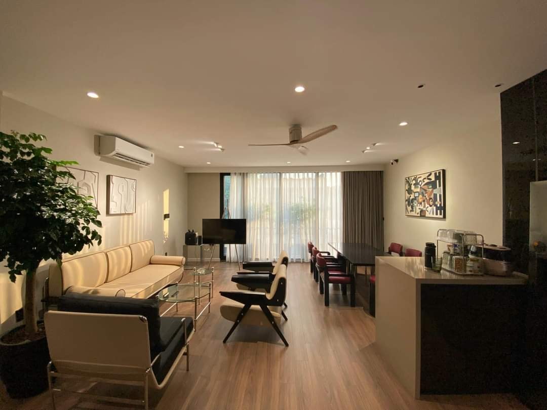 Nhà Đẹp Ngọc Thụy! 60M2, 5Tầng, Ngõ Ôtô Tránh, Cạnh Phố KD, Ffull Nội Thất, Gía 15,8 Tỷ