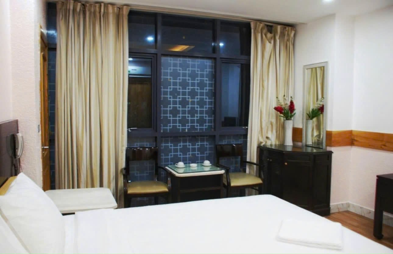 BÁN KHÁCH SẠN MẶT PHỐ KHƯƠNG ĐÌNH – DÒNG TIỀN 300TR/TH – 140M² x 8T CÓ HẦM – GIÁ 89.9 TỶ
