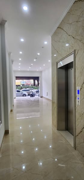 Chính chủ bán nhà phố Nguyễn Xiển diện tích 64,5m , mặt tiền 4m, xây 8 tầng