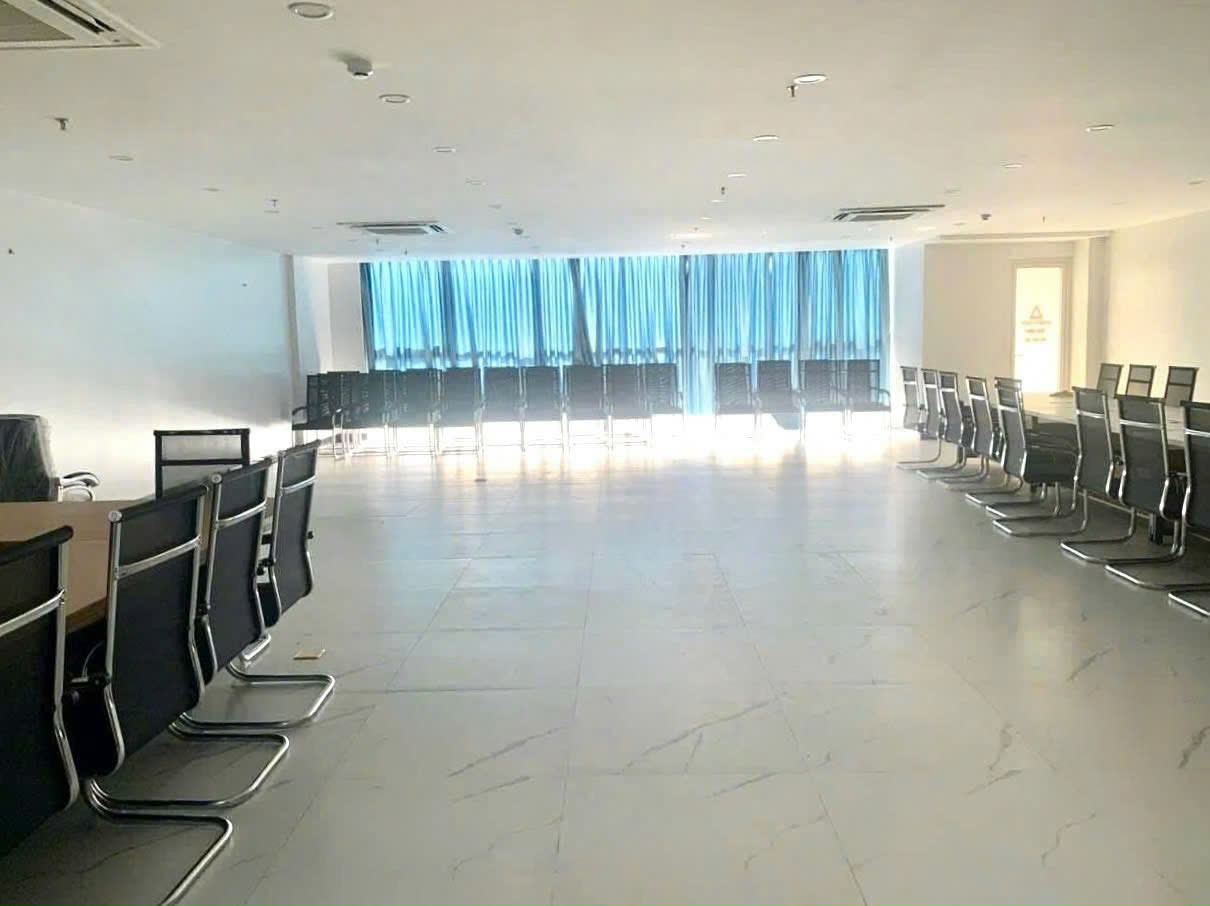 BÁN TOÀ NHÀ MẶT PHỐ PHẠM VĂN ĐỒNG – 200M² x 9T CÓ HẦM – MT 11M – DÒNG TIỀN 350TR/TH – GIÁ 125 TỶ