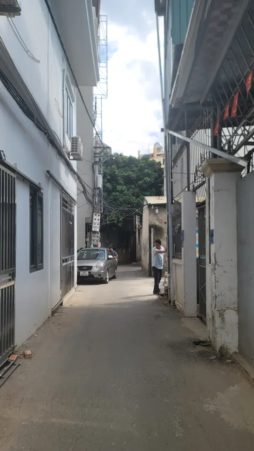 Bán đất tặng nhà Yên Nghĩa 65m, vị trí đẹp, Ô tô vào nhà, ngõ thông, rộng thoáng giá 8.8 tỷ.