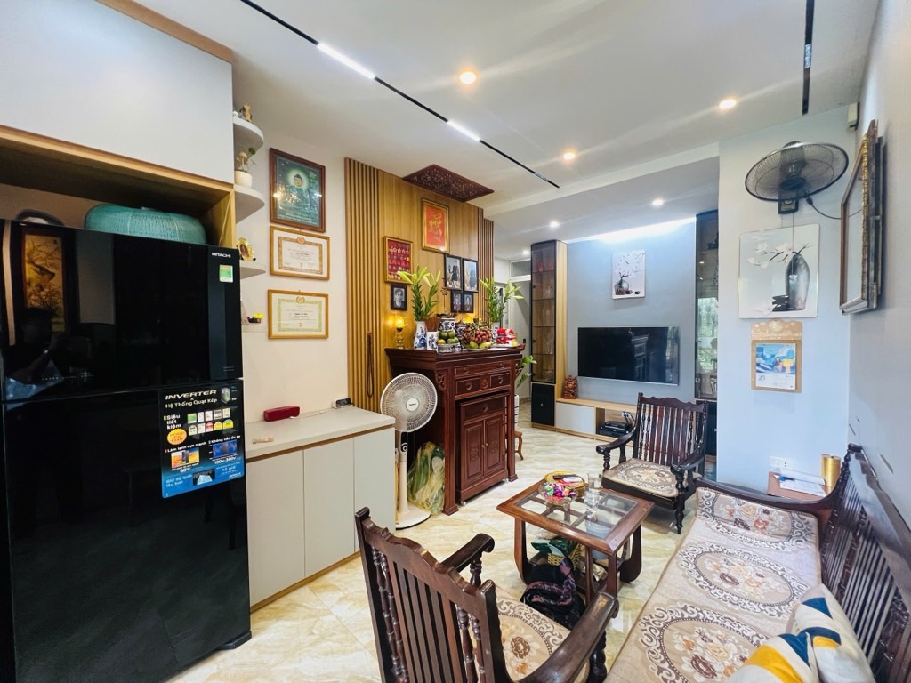 CHUNG CƯ HIẾM CÓ TRẦN QUÝ KIÊN-TRUNG TÂM CẦU GIẤY-Ô TÔ ĐỖ CỬA _ TẦNG 3-87/86M2-6.48 TỶ