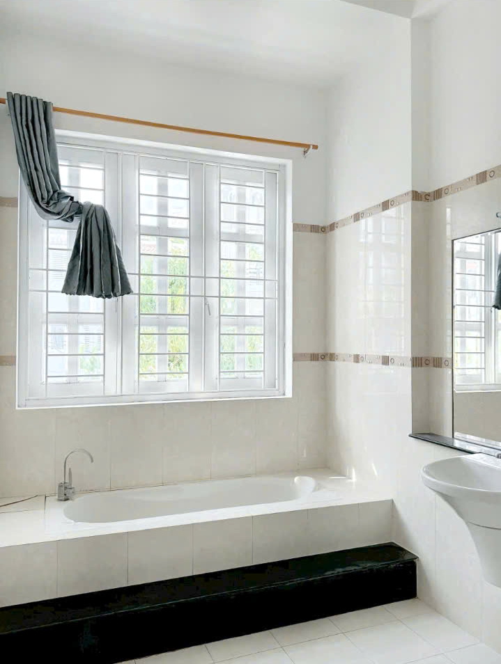 Bán Biệt Thự MT đường Số 9 KDC Ấp5 Pp ngay bến xe Q8