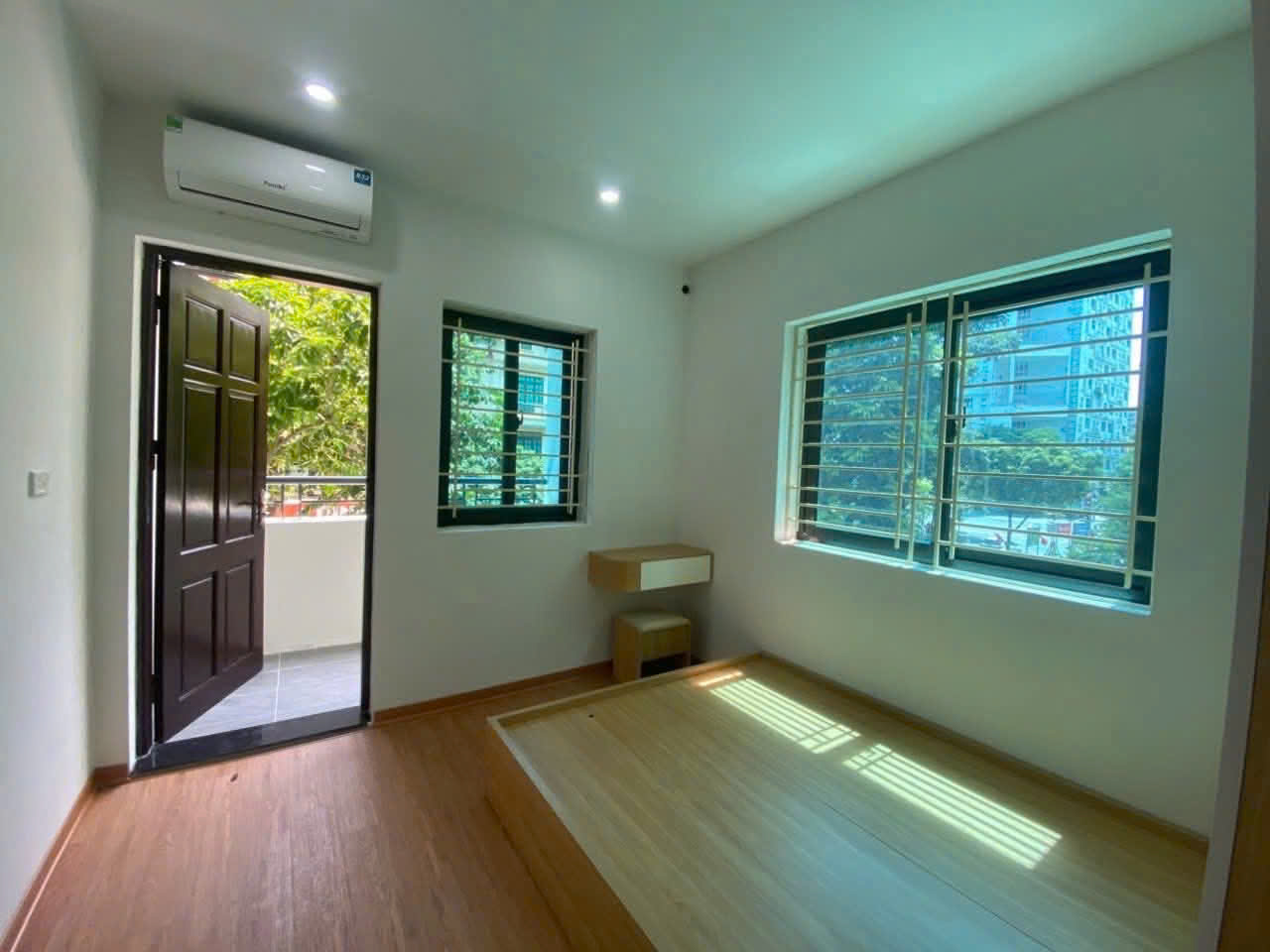 Căn hộ Khu ĐTM Mỹ Đình I 108m2 full nội thất giá nhỉnh 6 tỷ