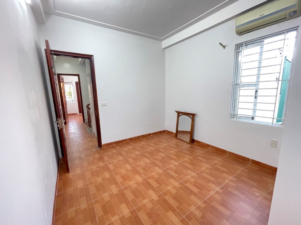 Bán nhà Định Công Hạ, Hoàng Mai, Gần Hồ, ngõ ba gác, 32m2, 5.9 tỷ(CTL)