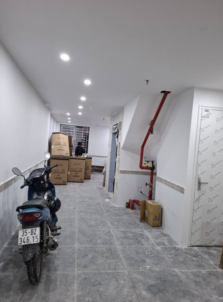 Khúc Thừa Dụ 52m thang máy, dòng tiền khủng, gần phố chính