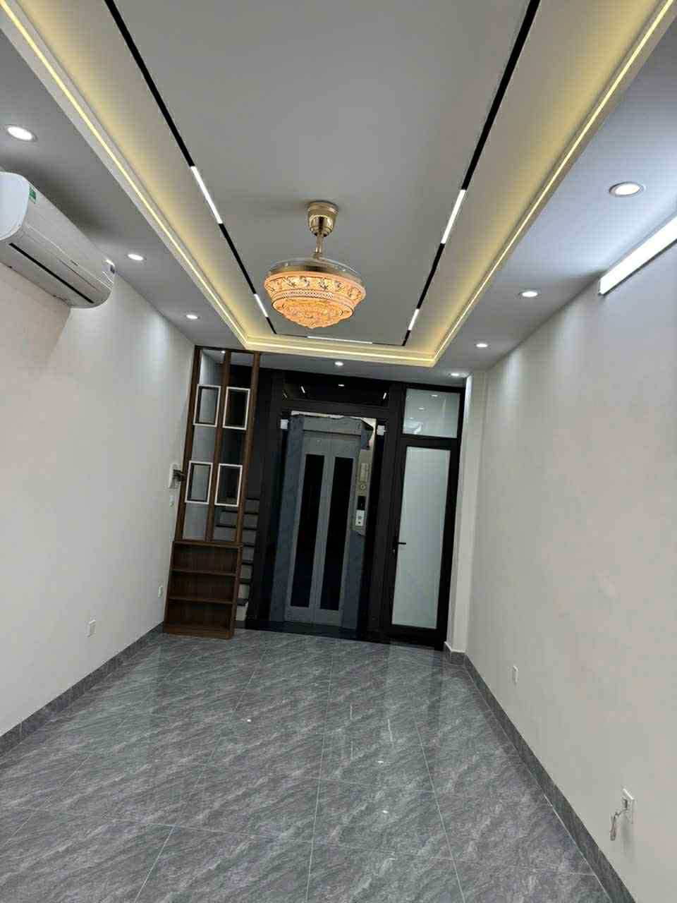 Bán nhà Vĩnh Hưng, Hoàng Mai 45m, lô góc 3 thoáng, ô tô tải đỗ cửa, thang máy nhập khẩu êm ru, gần trường học, kinh doanh tốt