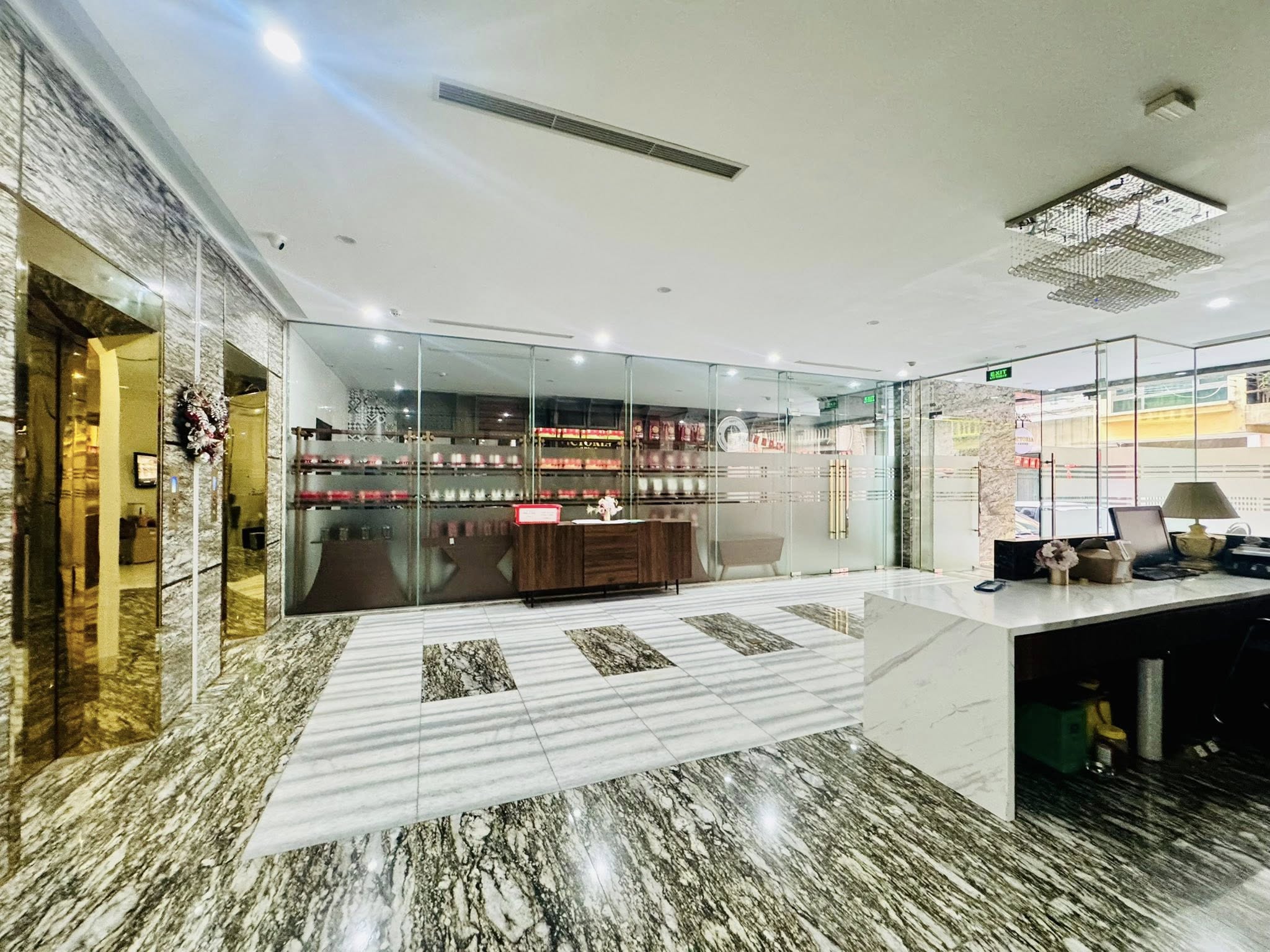 Bán Tòa Building Lạc Long Quân, Tây Hồ 288m/ 8Tầng (2 Thang máy), MT 16m 125 Tỷ