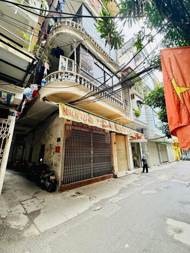 Bán Đất, Lô Góc-Ngõ 34 Hoàng Cầu (Nguyễn Phúc Lai) 71m2/ 4 Tầng/ MT 6.4m 22 Tỷ