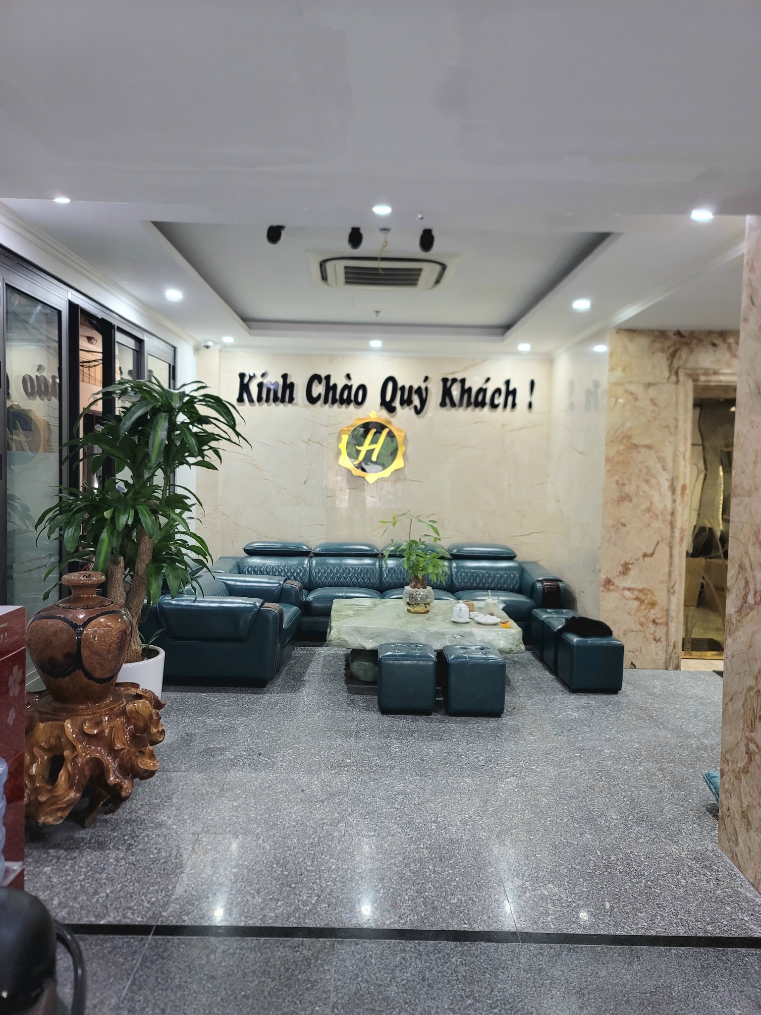 MẶT PHỐ TRẦN KHÁT CHÂN – KHÁCH SẠN 9 TẦNG – 175M² – MT 6.5M – 132 TỶ