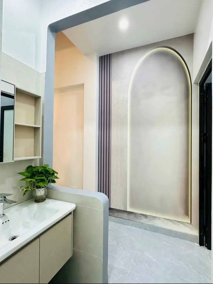 HƠN 7 TỶ – 40M – BÁN NHÀ DÂN XÂY NGỌC THỤY, LONG BIÊN, Ô TÔ ĐỖ CỬA, GẦN VIỆT PHÁP, KHAI SƠN