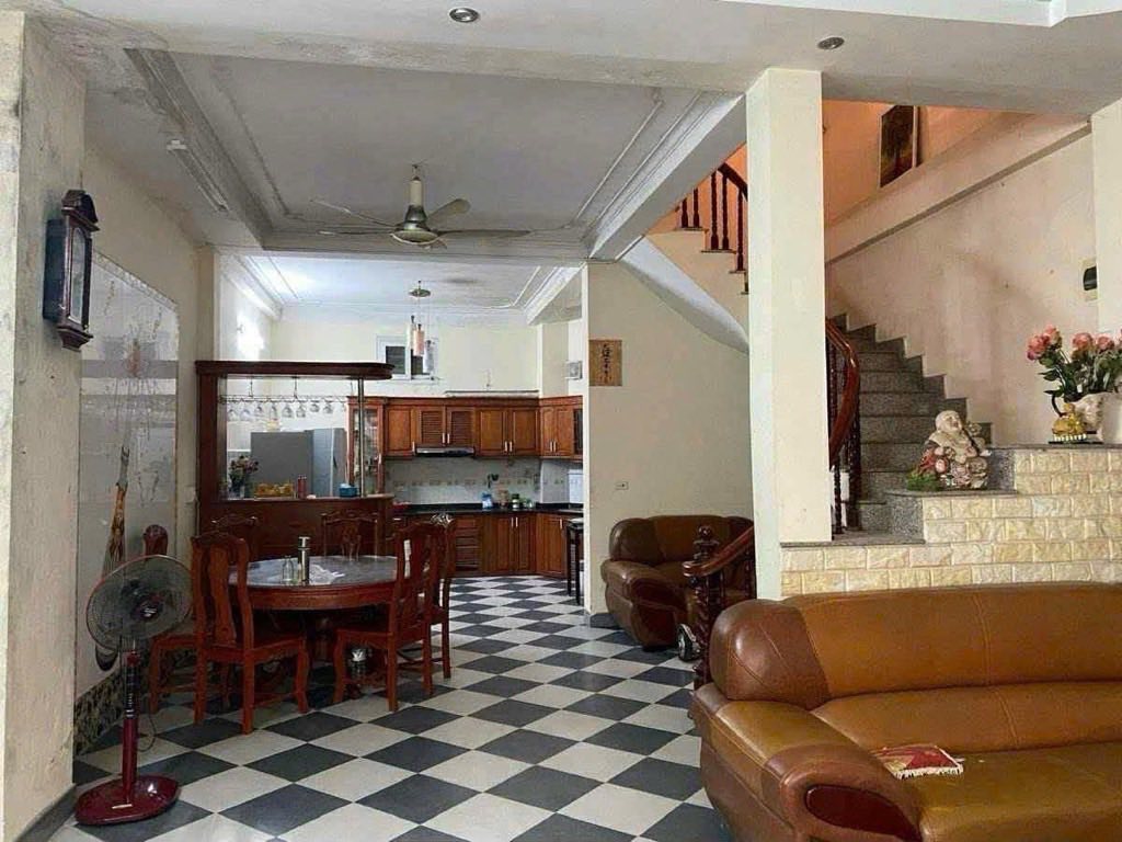 Bán nhà Ngọc Hà – Ô tô vào nhà – 100m² giá chỉ 200tr/m², hiếm có