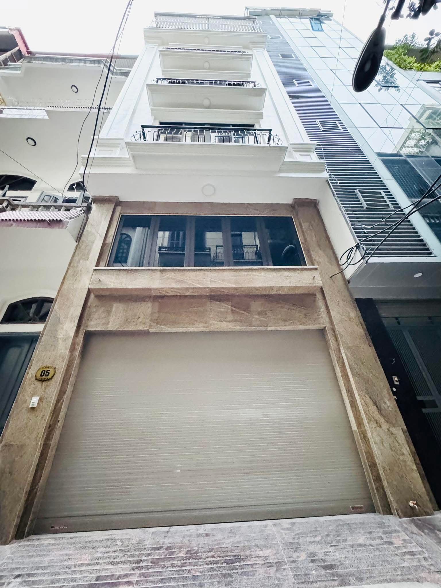 Bán nhà Ôtô đỗ cửa,Hoàng Quốc Việt 60m2/ 6T Thang máy, MT 5.1m 26.5 Tỷ, Mới đẹp