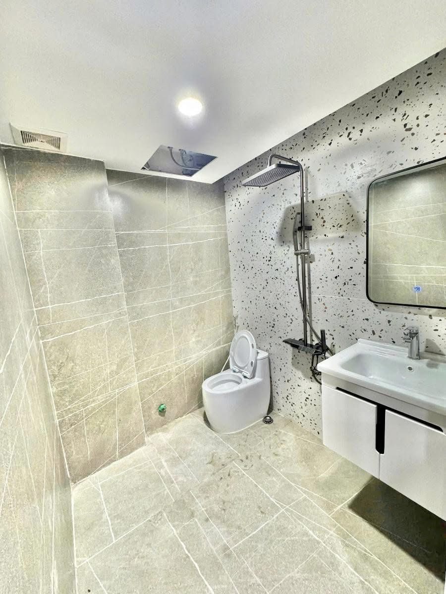 Siêu Hiếm-Nhà Mặt ngõ 79 Cầu Giấy 46/50m, 6 Tầng chỉ 15.8 Tỷ, K.doanh sầm uất