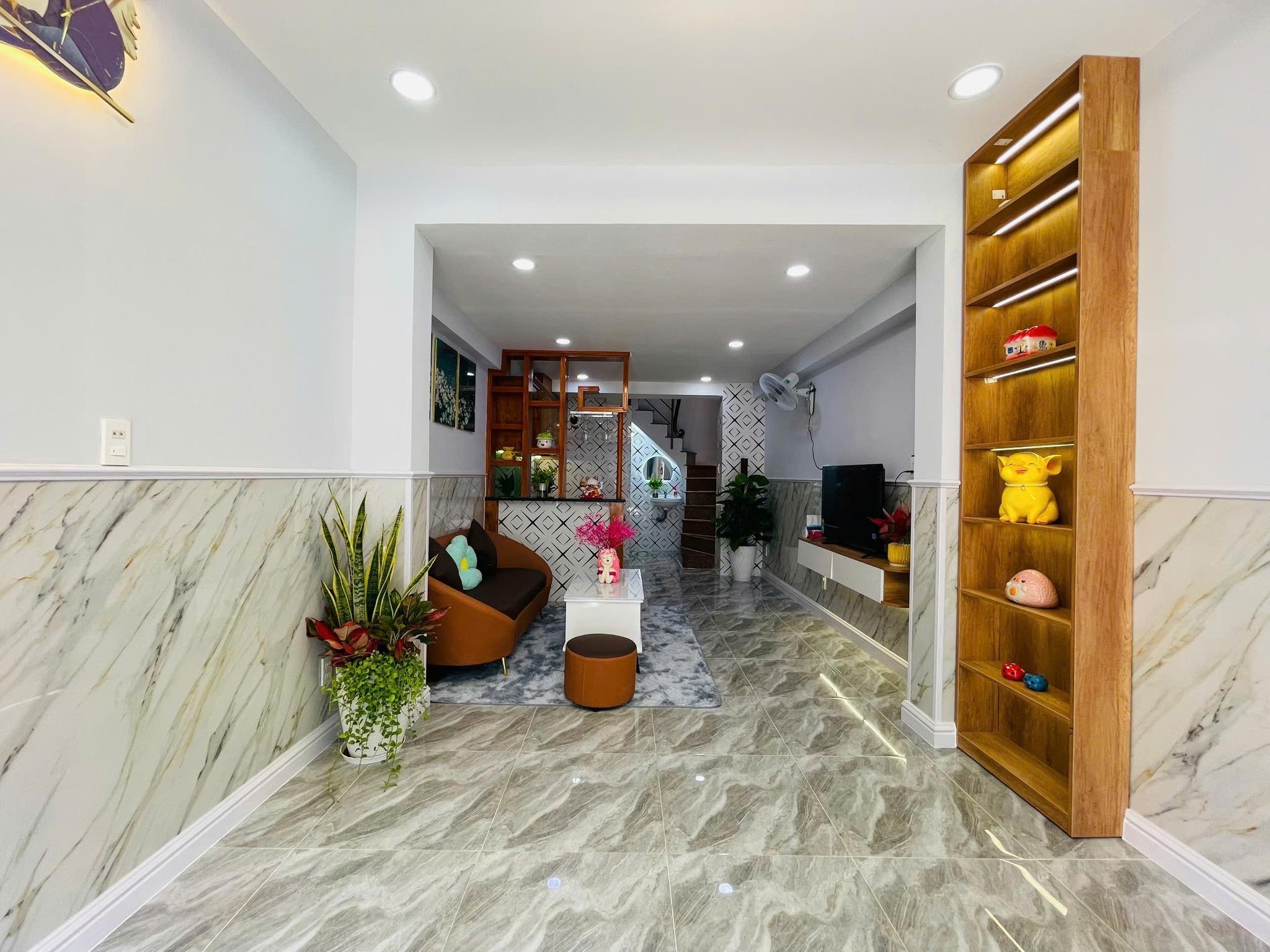Bán nhà HXH Nguyễn Oanh, Gò Vấp, DT 32m2, 3 tầng, 3 phòng ngủ, hẻm to, vị trí đẹp, nhỉnh 6 tỷ