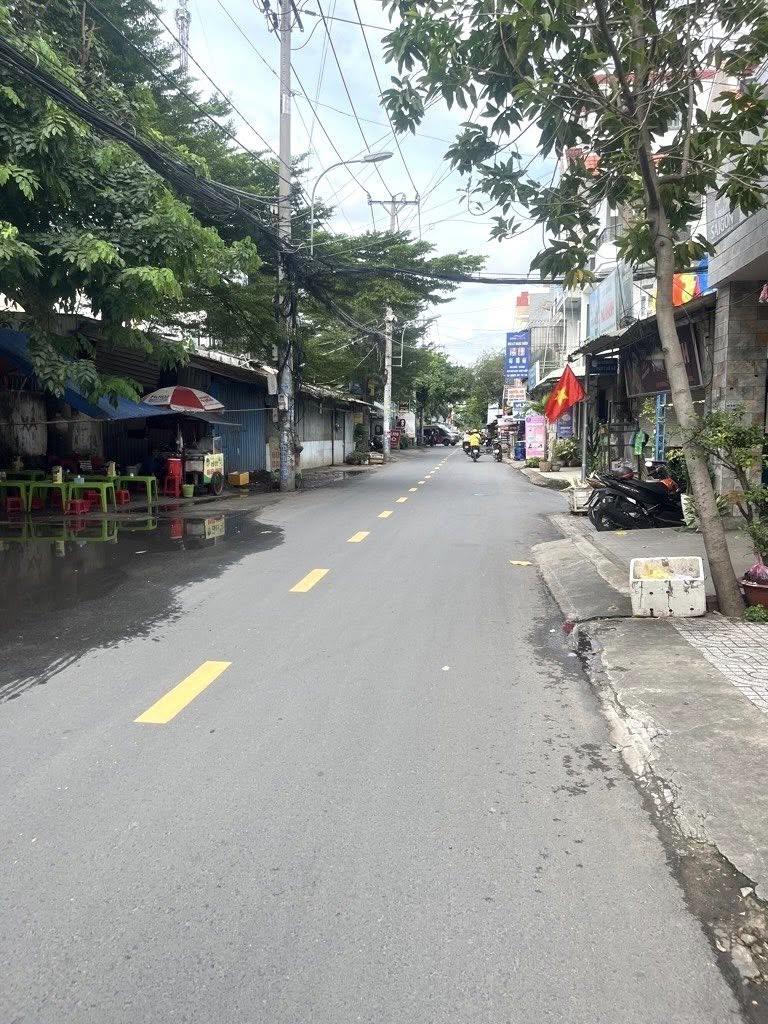 Mặt tiền kinh doanh 4 Tầng đường 15m TÂN THỚI NHẤT 17, Quận 12 – Diện tích 74m2 (4 x 19), gần Cầu Tham Lương.