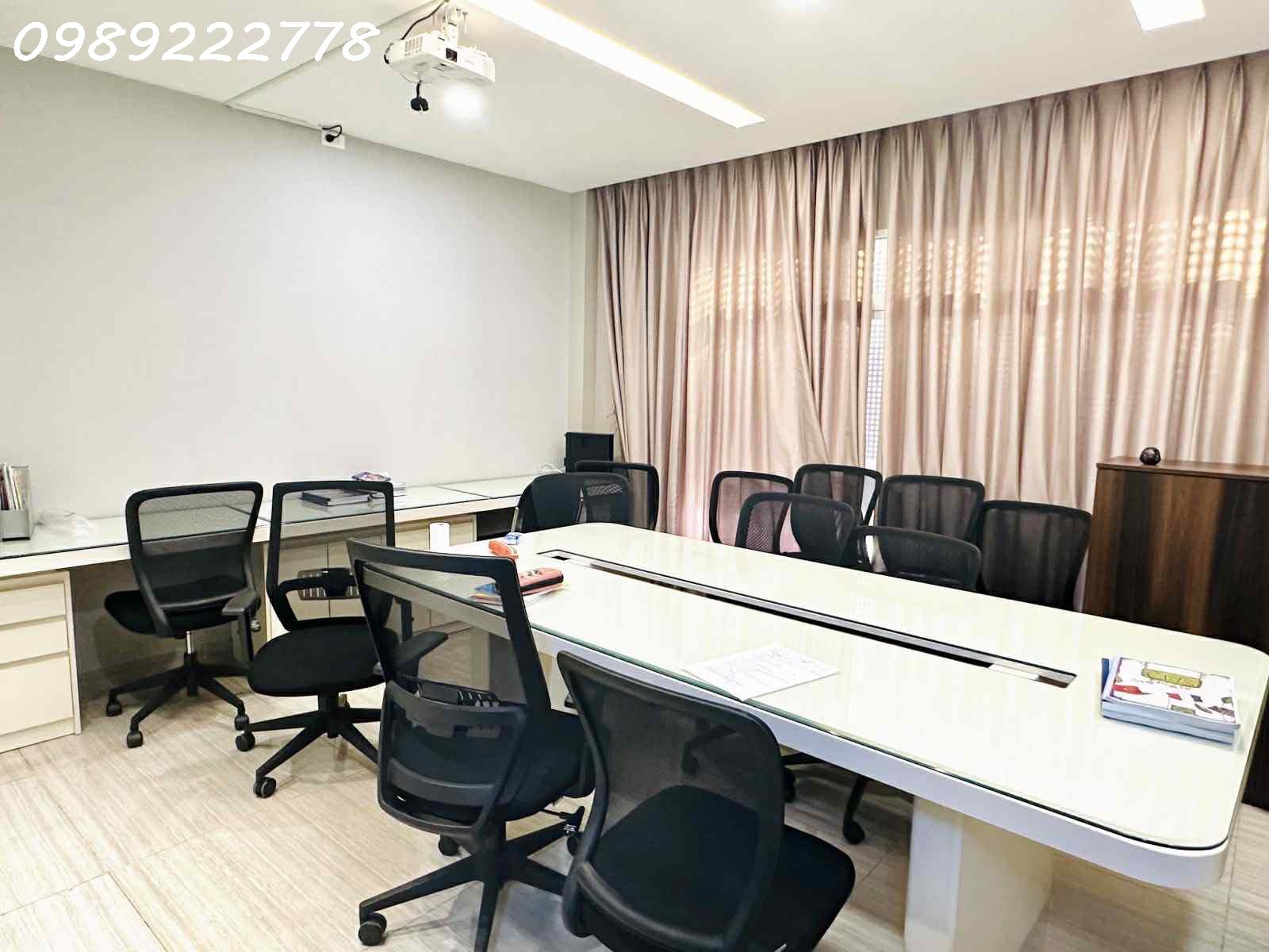 MẶT TIỀN KINH DOANH HUỲNH VĂN BÁNH – PHƯỜNG 11– PHÚ – THANG MÁY – 5 TẦNG – 6 PHÒNG MASTER – THIẾT KẾ ĐẲNG CẤP – THÍCH HỢP KINH DOANH CĂN HỘ CAO CẤP .MT 30