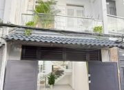 NHÀ 2 TẦNG THIẾT KẾ SANG TRỌNG GẦN BỆNH VIỆN QUẬN 12 HẺM XE HƠI THÔNG HUỲNH THỊ HAi,TCH, Q12.