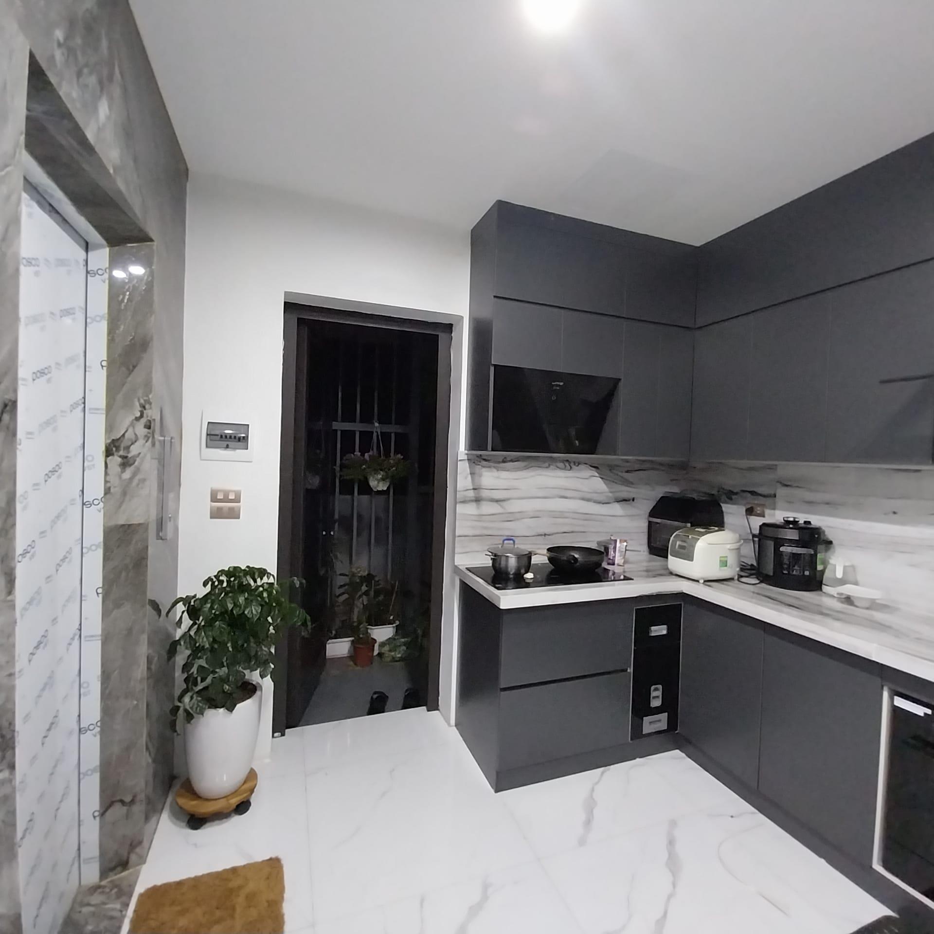 BÁN NHÀ LẠC LONG QUÂN – PHÂN LÔ – LÔ GÓC VỈA HÈ OTO TRÁNH –TM –KINH DOANH 80M 7TÀNG 25TỶ