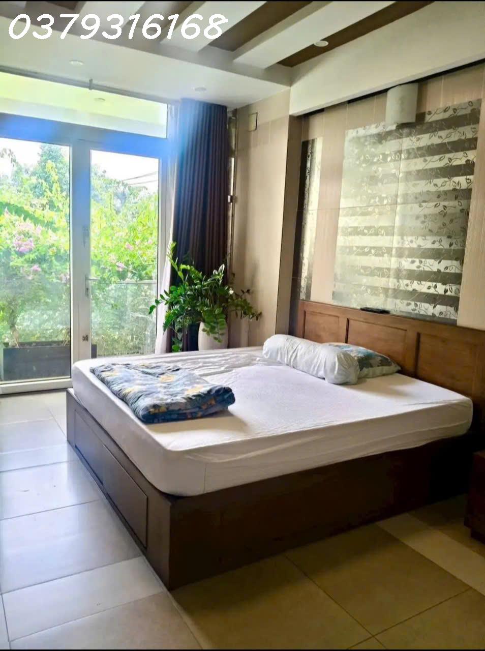Biệt thự mặt tiền 140m2, Đường số 672 tại phường Phước Long B, Q9