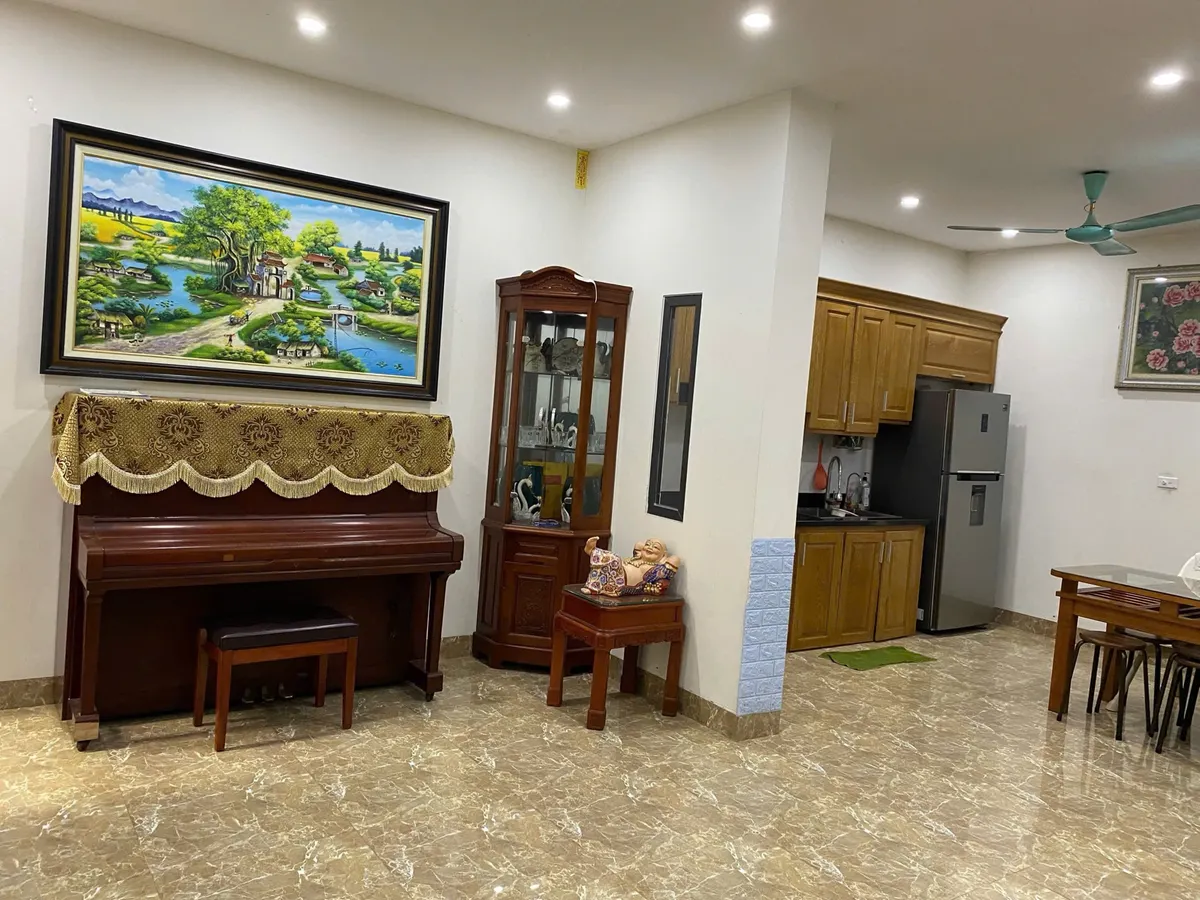 BÁN NHÀ RIÊNG Gia Quất 52.7m2 X 4 tầng MT8m, 9.15 Tỷ Long Biên Hà Nội.