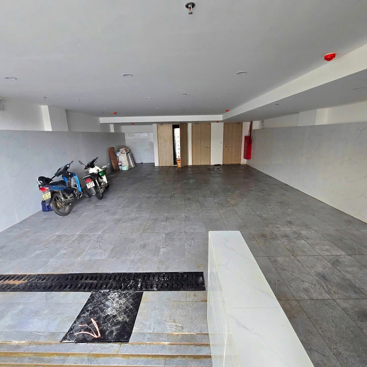 BÁN TÒA NHÀ VP CẦU DIỄN, BẮC TỪ LIÊM – 152M² x 8T CÓ HẦM – MT 8M – DÒNG TIỀN 150TR/TH