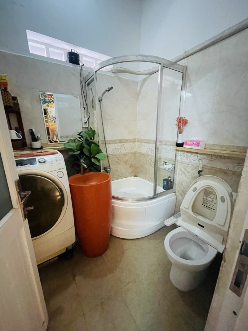 Bán nhà Thủ Đức, Hiệp Bình Chánh, đường 38, DT 193m2, 3PN, sổ hồng. Giá 8.7 tỷ.
